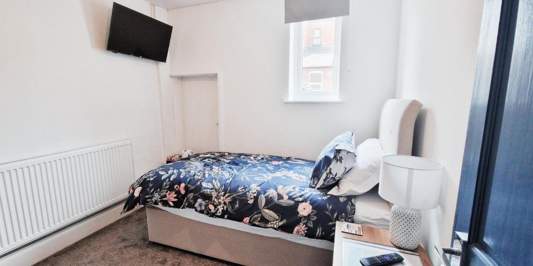 Single Room In Modern House Near Nottingham Dış mekan fotoğraf